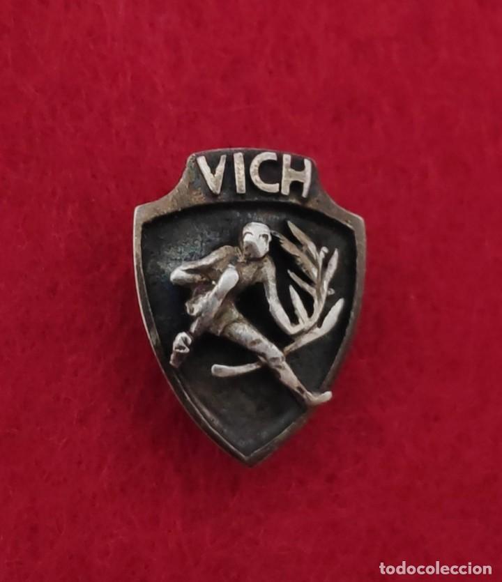 Sammelleidenschaft Sport: Antigua insignia pin de ojal o solapa club atl&egrave;tic vic VICH atletisme