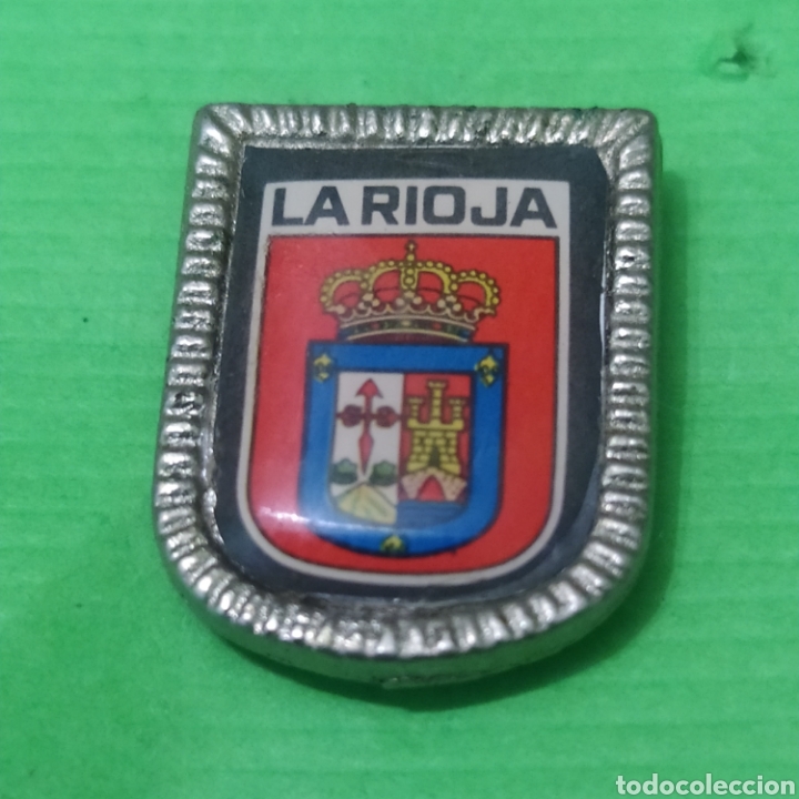 Coleccionismo deportivo: INSIGNIA HER&Aacute;LDICAS LA RIOJA - Foto 1