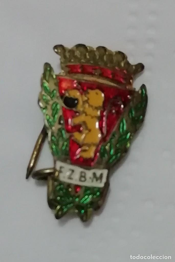 Sports collectibles: Muy antiguo pin.Federacion Zaragozana de Balonmano