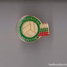 Coleccionismo deportivo: BULGARIAN VOLLEYBALL FEDERATION PIN BADGE FEDERACION VOLEI. Lote 323232058