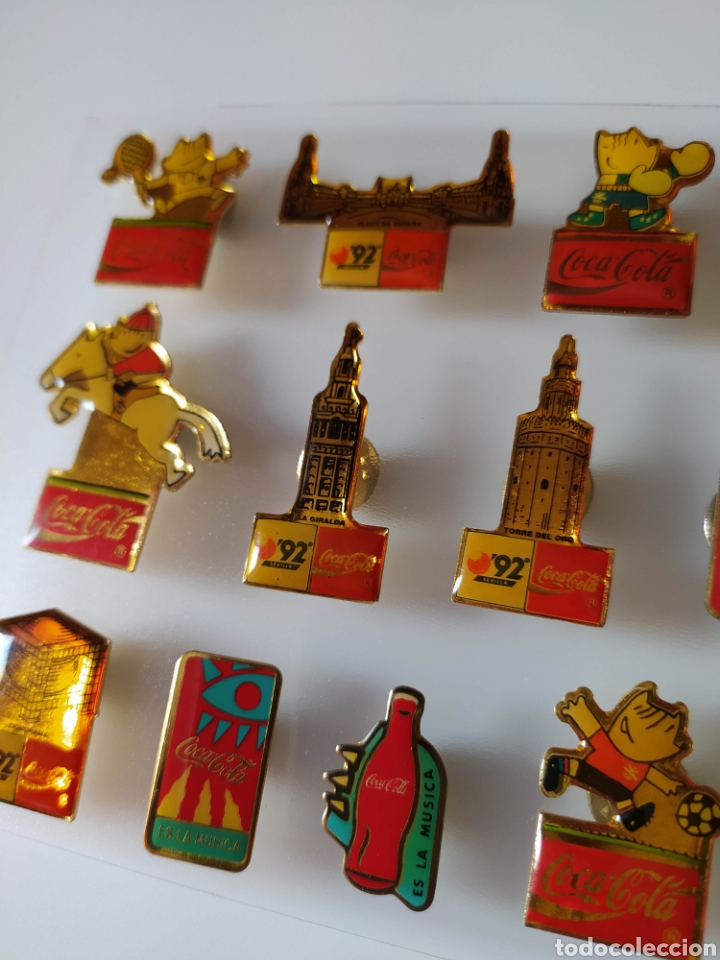 Coleccionismo deportivo: Lote pins Coca Cola - Foto 6