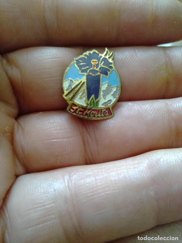 Coleccionismo deportivo: INSIGNIA SOLAPA MONTA&Ntilde;ISMO SANT MORITZ ESQUI ALPINISMO