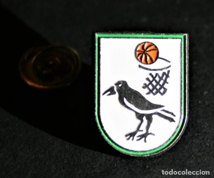 Coleccionismo deportivo: PIN - CLUB DE BASQUET CORBERA - Foto 1