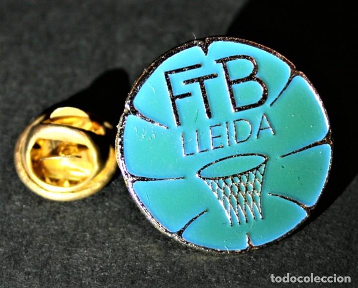 Coleccionismo deportivo: PIN - FTB LLEIDA, BASQUET - Foto 1
