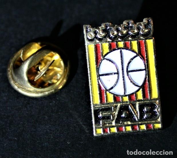 Coleccionismo deportivo: PIN - FAB, BALONCESTO - Foto 1