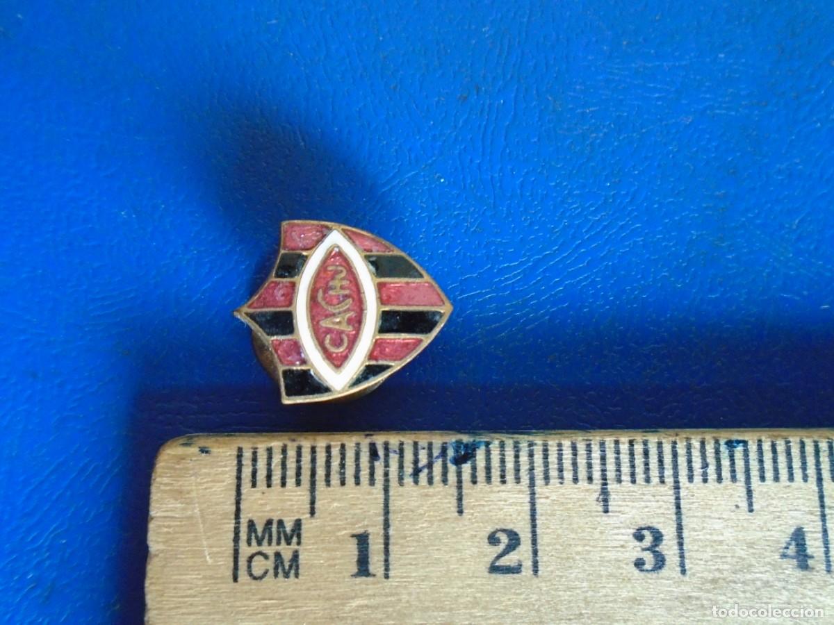 Coleccionismo deportivo: (P-147)INSIGNIA ESMALTADA CACHU - Foto 2