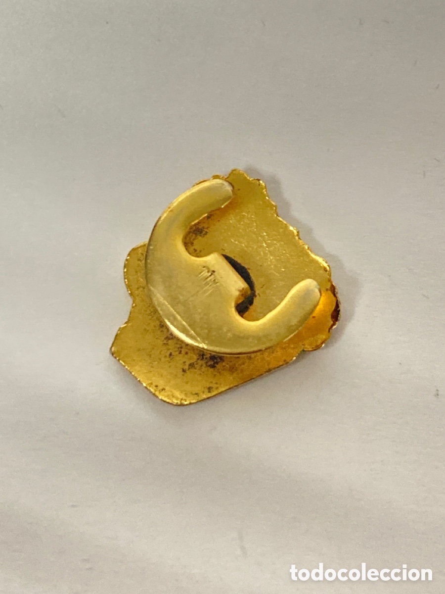 Coleccionismo deportivo: Pin de solapa dorado/ pins1 - Foto 2