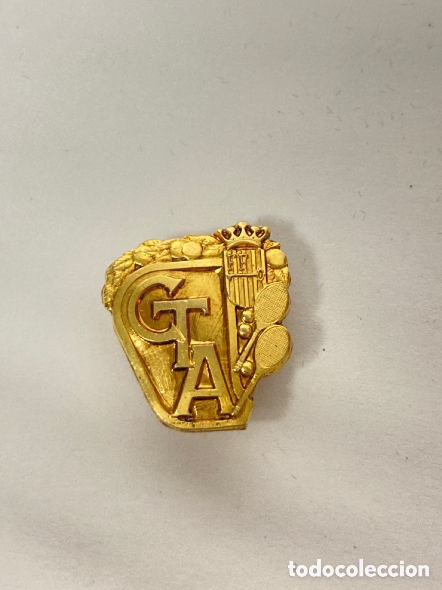 Coleccionismo deportivo: Pin de solapa dorado/ pins1 - Foto 1