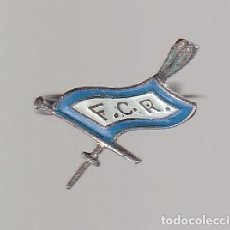 Coleccionismo deportivo: ANTIGUO PIN IMPERDIBLE DE LA FEDERACIÓN CATALANA DE REMO F.C.R.