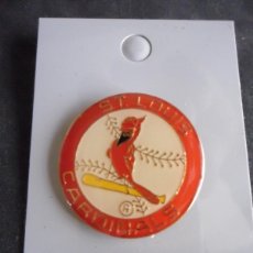 Coleccionismo deportivo: ST. LOUIS CARDINALS MLB BEISBOL PIN AÑOS 90 NUEVO SIN USO