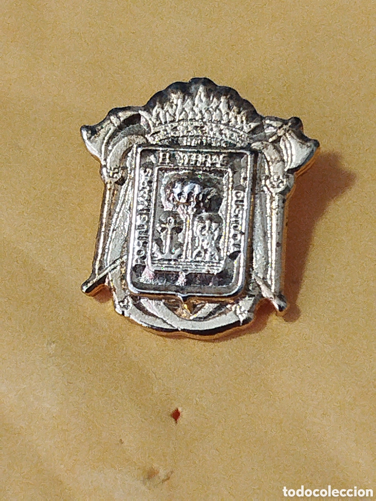 Coleccionismo deportivo: INSIGNIA HER&Aacute;LDICAS.HUELVA - Foto 1