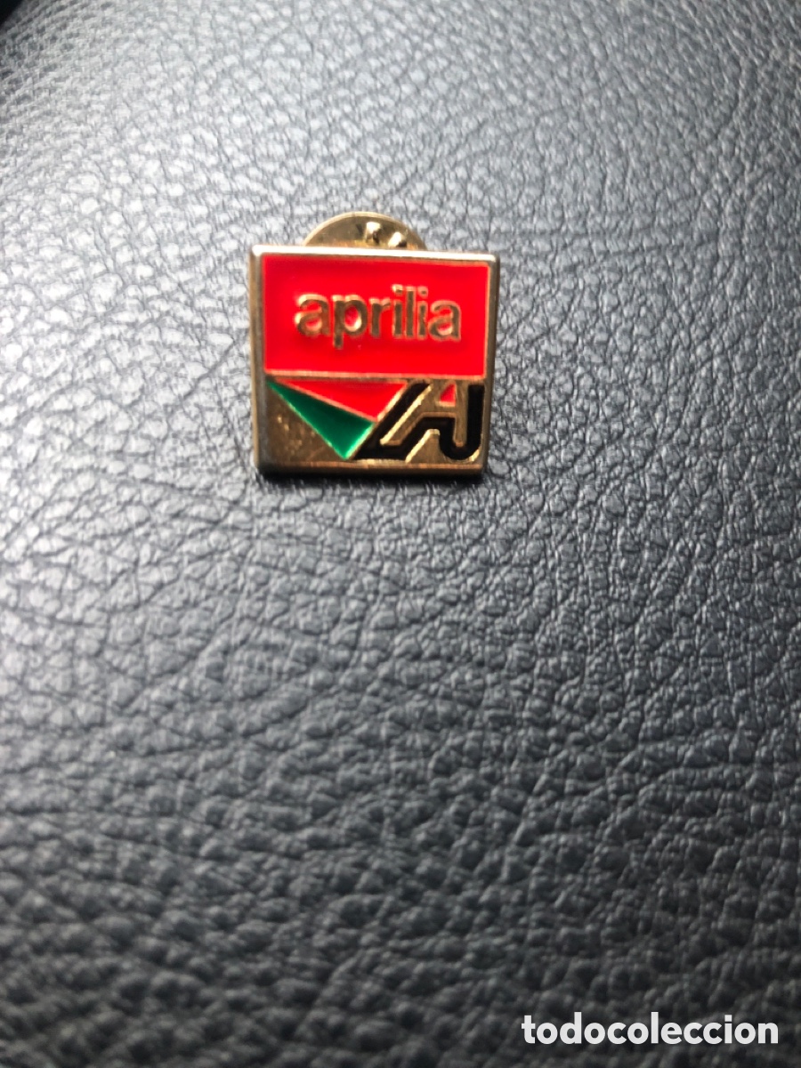 Sammelleidenschaft Sport: Pin met&aacute;lico de Aprilia