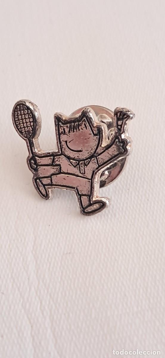 Coleccionismo deportivo: Pin de Cobi b&aacute;dminton - Foto 1