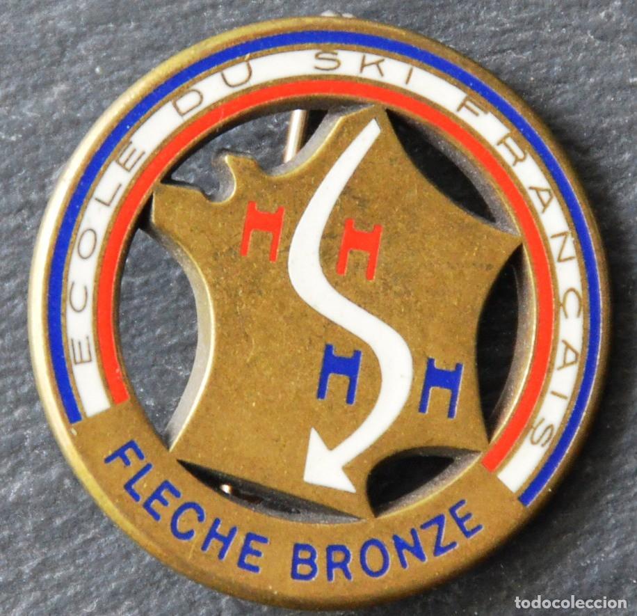 Sammelleidenschaft Sport: ANTIGUO PIN INSIGNIA DE ALFILER - &Eacute;COLE DU SKI FRANCAISE. FL&Egrave;CHE BRONZE