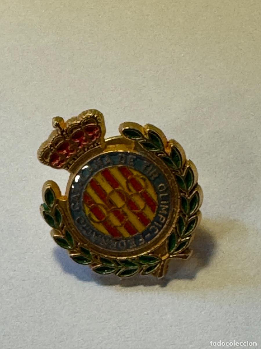 Sammelleidenschaft Sport: FEDERACI&Oacute; CATALANA DE TIR OL&Iacute;MPIC INSIGNIA / COMPRA M&Iacute;NIMA 5&euro;