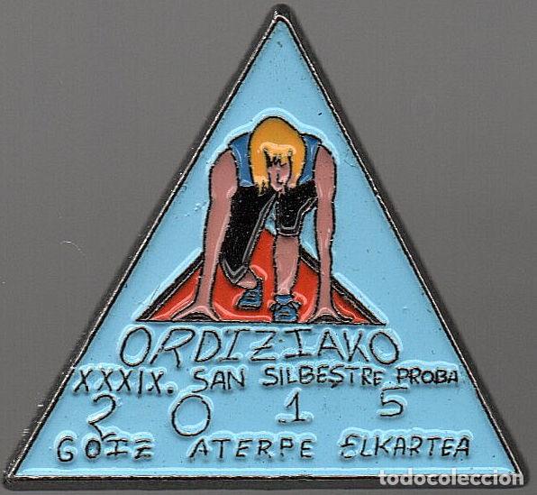 Sammelleidenschaft Sport: PINS DEPORTES ATLETISMO - SAN SILBESTRE 2015 - ORDIZIA - GUIPUZCOA