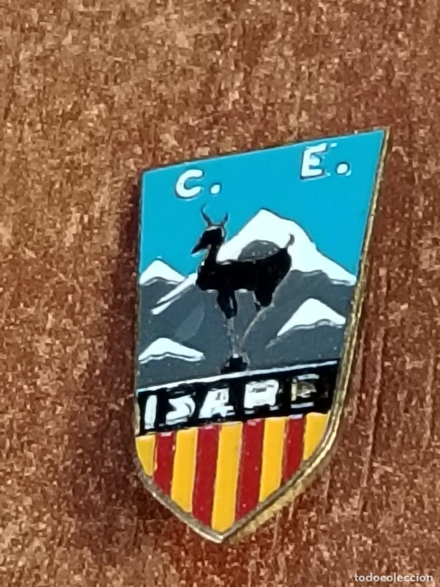 Coleccionismo deportivo: Lote 3 Insignias de excursionismo - Foto 2