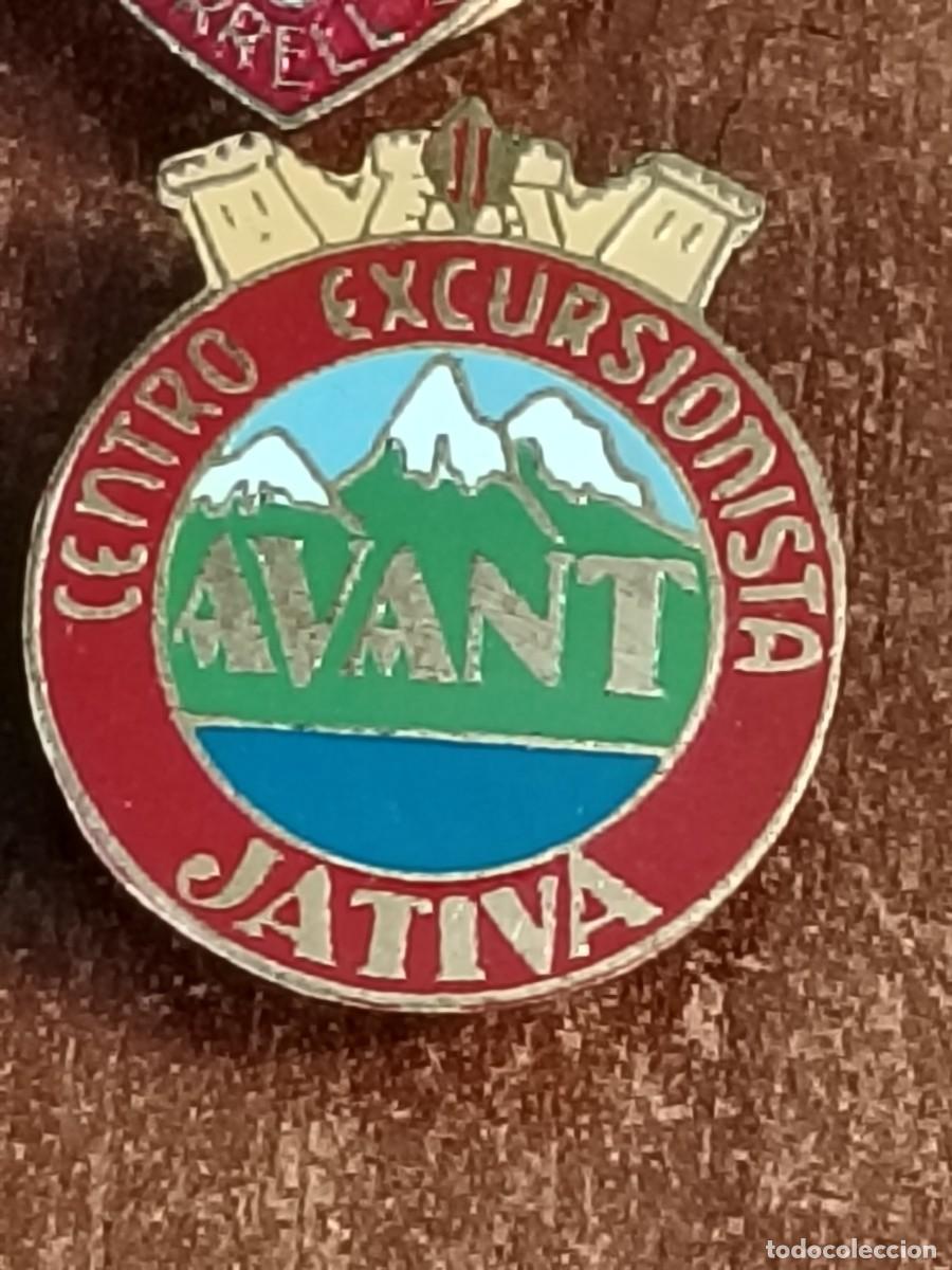 Coleccionismo deportivo: Lote 3 Insignias de excursionismo - Foto 7