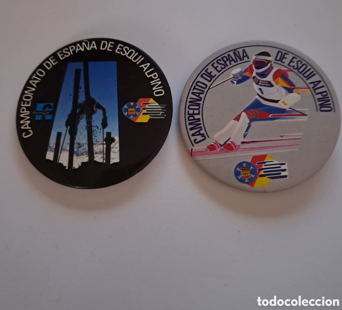 Coleccionismo deportivo: 2 Chapas Campeonatos de Espa&ntilde;a de Esqu&iacute; Alpino
