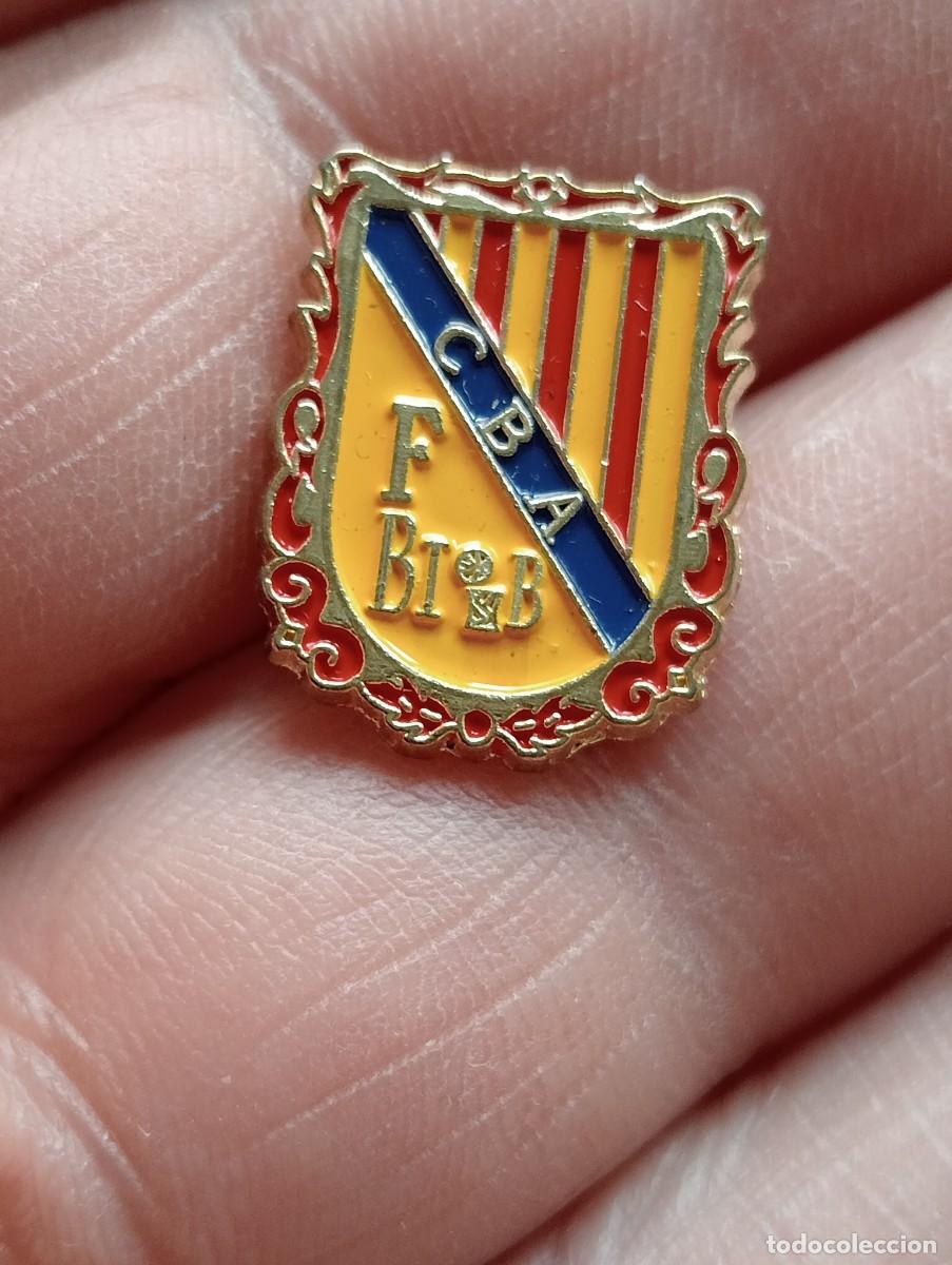 Coleccionismo deportivo: PINS FEDERACI&Oacute;N BALONCESTO ISLAS BALEARES CBA B&Aacute;SQUET