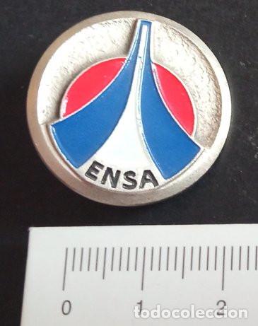 Coleccionismo deportivo: INSIGNIA DE ALFILER - ESCUELA NACIONAL DE SKI Y ALPINISMO