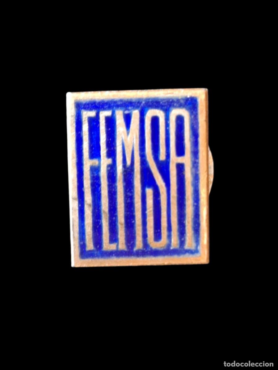 Coleccionismo deportivo: (P-407)INSIGNIA DE PLATA DE SOLAPA FEMSA - CIRCULO DE VETERANOS