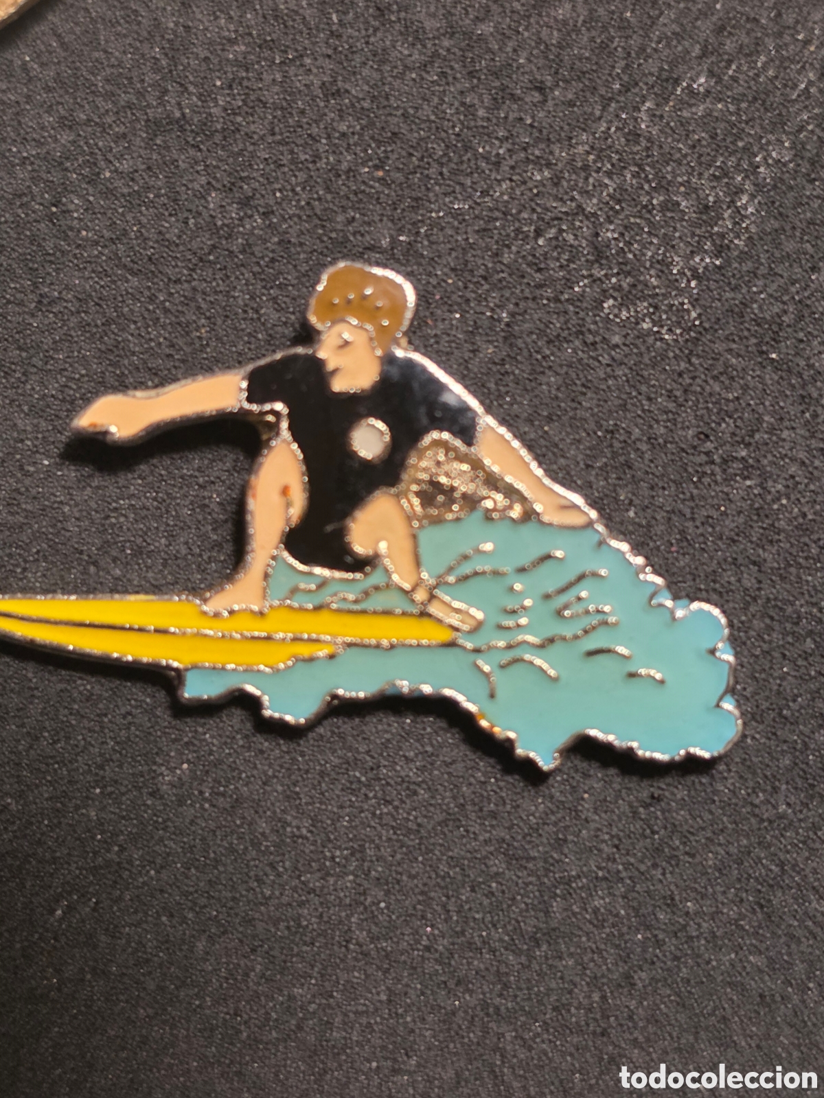 Sports collectibles: PIN ESMALTADO SURF..