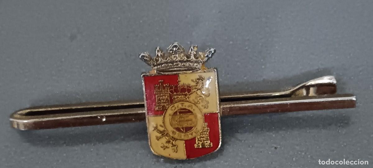 Coleccionismo deportivo: ALFILER CORBATA COMIT&Eacute; &Aacute;RBITROS CASTILLA Y LE&Oacute;N 6 CM. LARGO