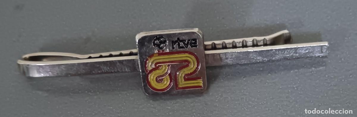 Coleccionismo deportivo: ALFILER CORBATA RTVE MUNDIAL ESPA&Ntilde;A'82 6 CM. LARGO
