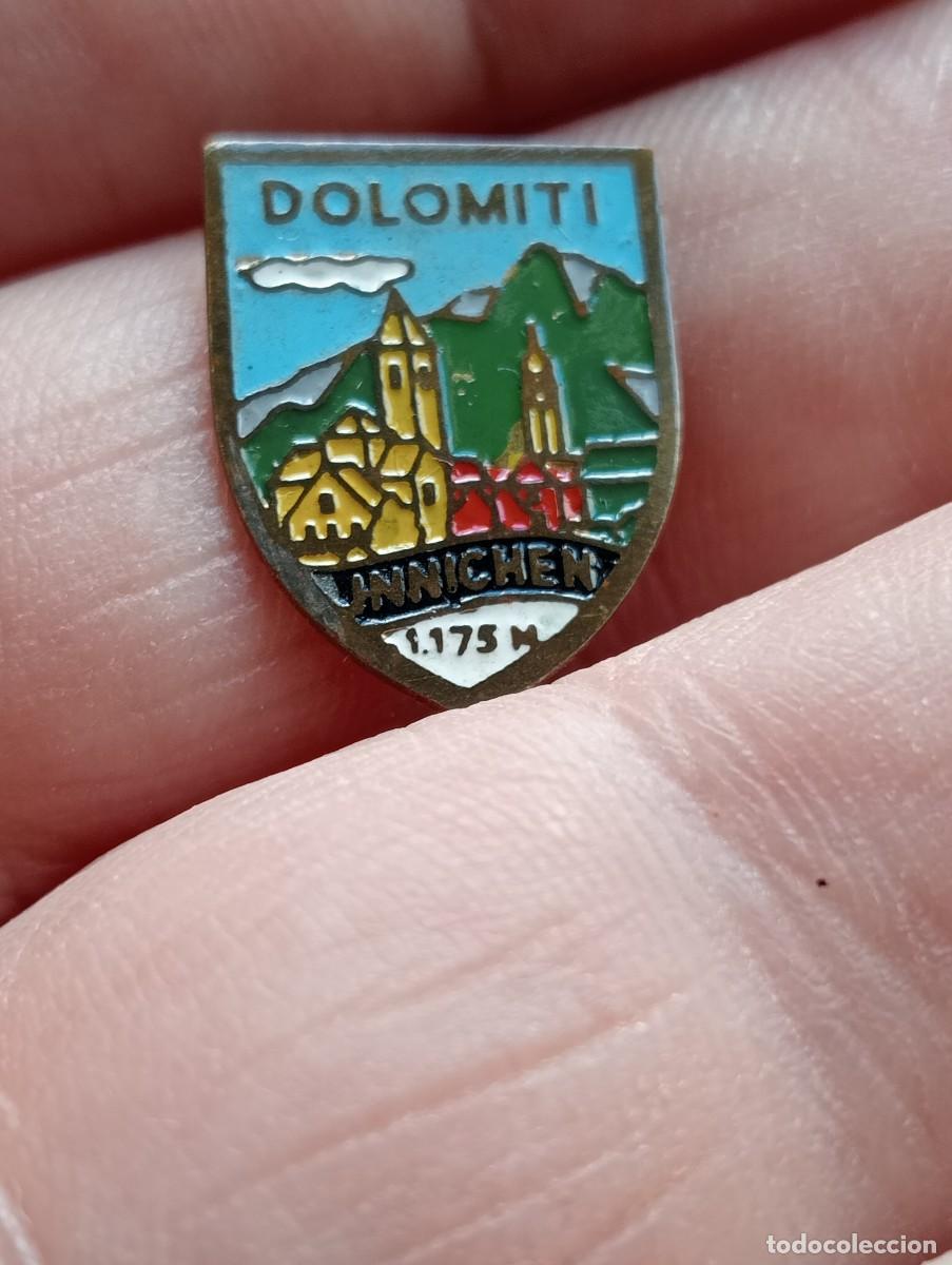 Coleccionismo deportivo: INSIGNIA MONTA&Ntilde;A ESQUI ALPINISMO MONTA&Ntilde;ISMO DOLOMITI PINS ALFILER SKY