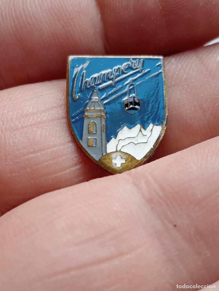 Coleccionismo deportivo: INSIGNIA MONTA&Ntilde;A ESQUI ALPINISMO MONTA&Ntilde;ISMO CHAMPERY TELEF&Eacute;RICO PINS ALFILER SKY