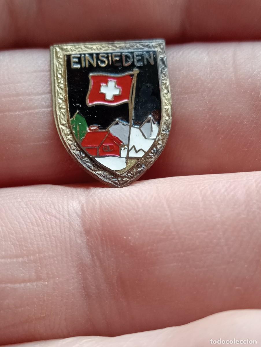 Coleccionismo deportivo: INSIGNIA MONTA&Ntilde;A ESQUI ALPINISMO MONTA&Ntilde;ISMO EINSIEDEN SUIZA PINS ALFILER SKY