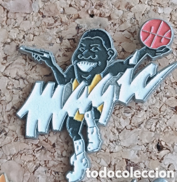 Coleccionismo deportivo: PIN BASKETBALL MAGIC JOHNSON - Foto 1