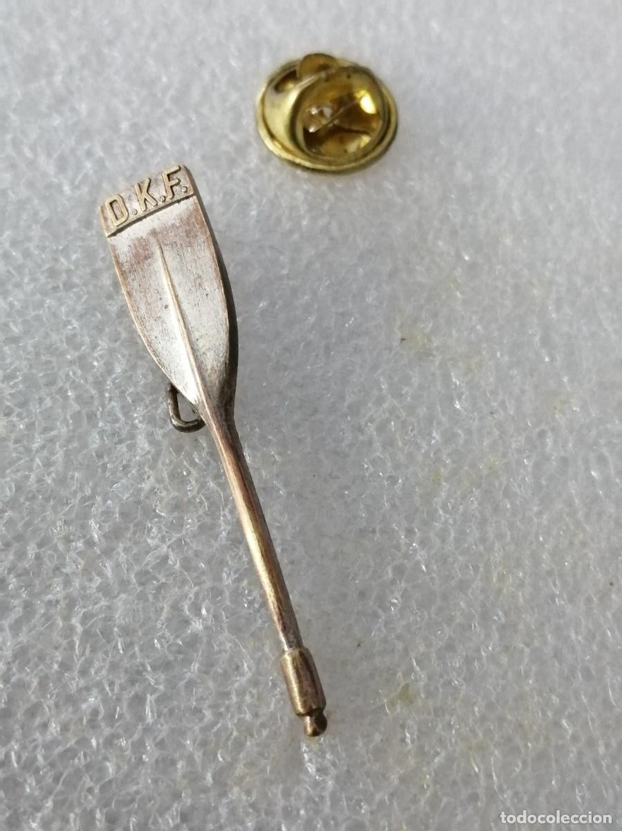 Coleccionismo deportivo: PINS 000 &Uacute;NICO DKF FEDERACI&Oacute;N DE KAIAK DE DINAMARCA BA&Ntilde;O DE PLATA A&Ntilde;OS 70 MUY RARO INSIGNIA ALFILER