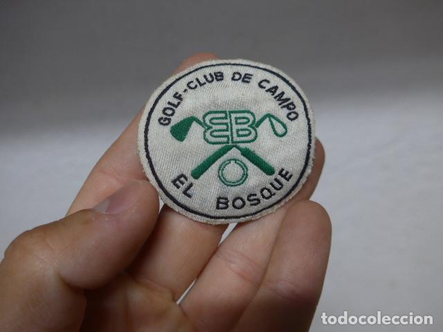 Coleccionismo deportivo: Antiguo parche del Golf club de campo El Bosque, original.
