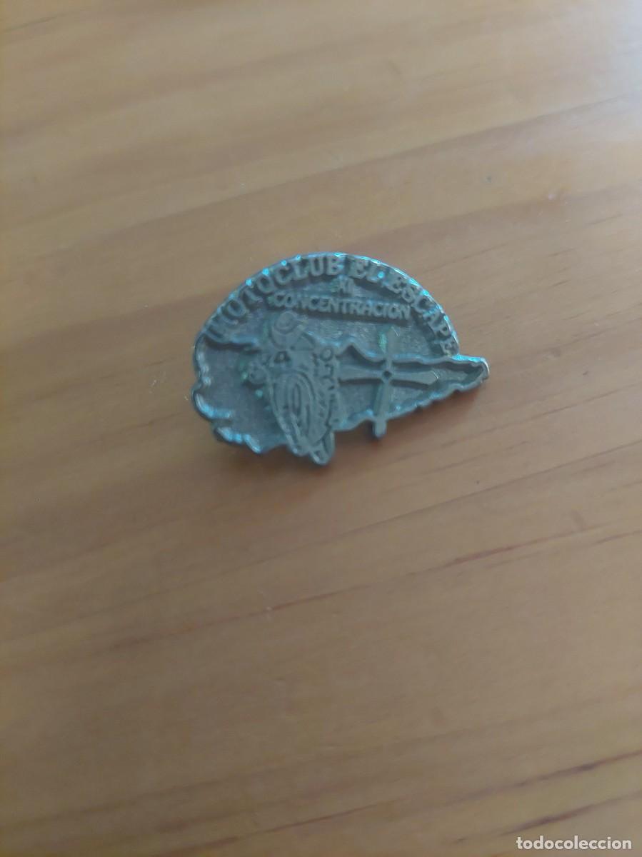 Coleccionismo deportivo: PIN XI CONCENTRACION MOTERA LA CARIDAD - MOTO CLUB ESCAPE - 1996