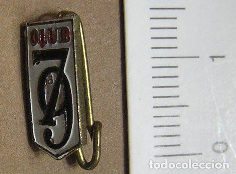 Colecionismo desportivo: INSIGNIA CLUB DEPORTIVO DE 7 A 9 (TENIS DE MESA)