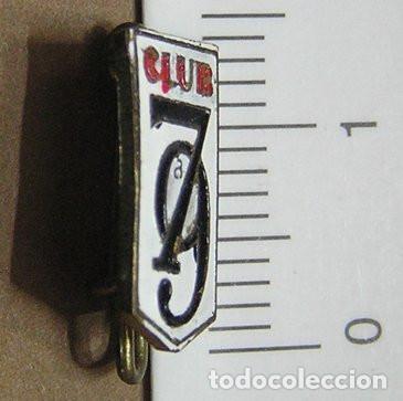 Coleccionismo deportivo: INSIGNIA DEL CLUB DE 7 A 9 (TENIS DE MESA)