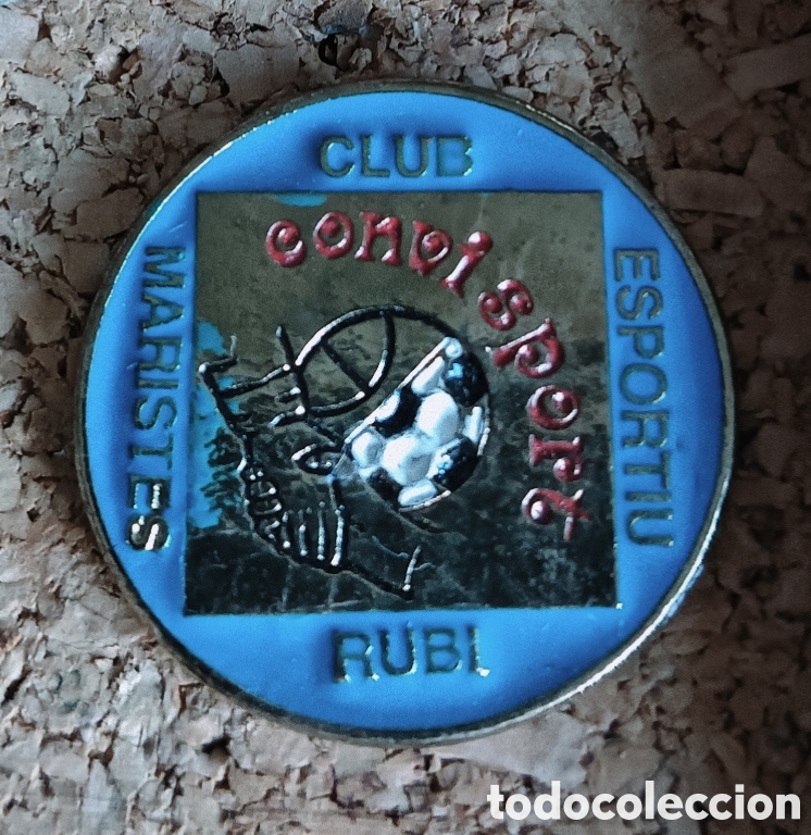 Coleccionismo deportivo: PIN MARISTES CLUB ESPORTIU RUBI - CONVISPORT