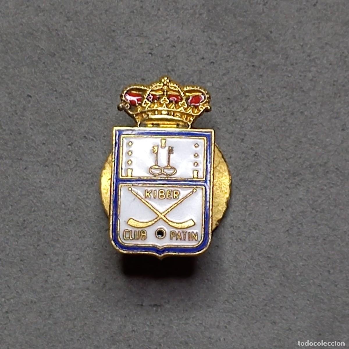Coleccionismo deportivo: Antigua insignia para ojal del Kiber Club Patin, Club Pat&iacute;n Mieres, a&ntilde;os 70