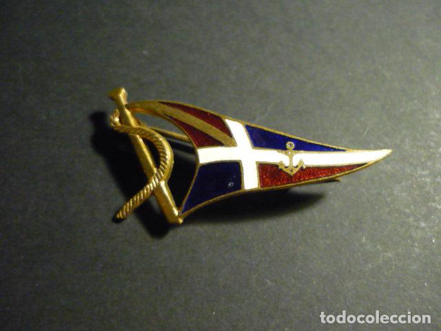 Coleccionismo deportivo: INSIGNIA REAL CLUB NAUTICO ESMALTADA 3 X 4,5 CM