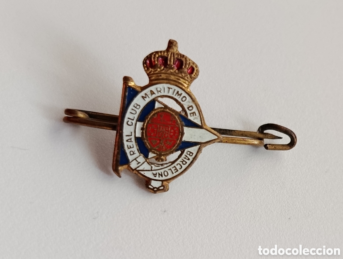 Coleccionismo deportivo: Antigua insignia pin de aguja Imperdible real club maritimo de barcelona