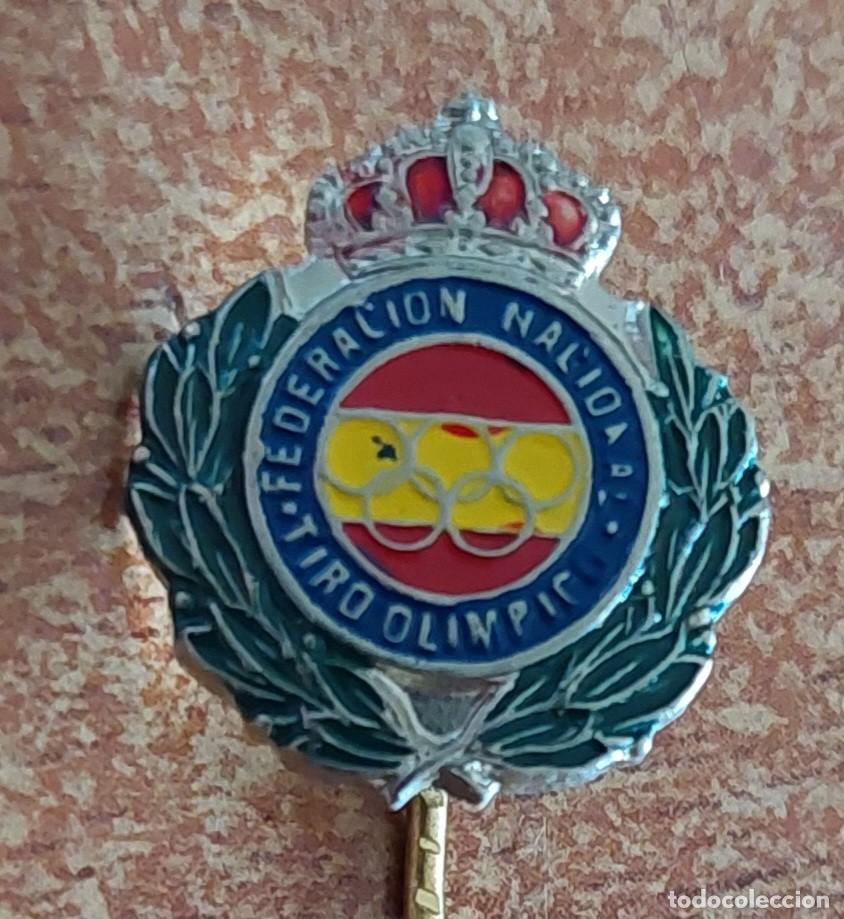Coleccionismo deportivo: Insignia aguja Federaci&oacute;n Nacional Tiro olimpico