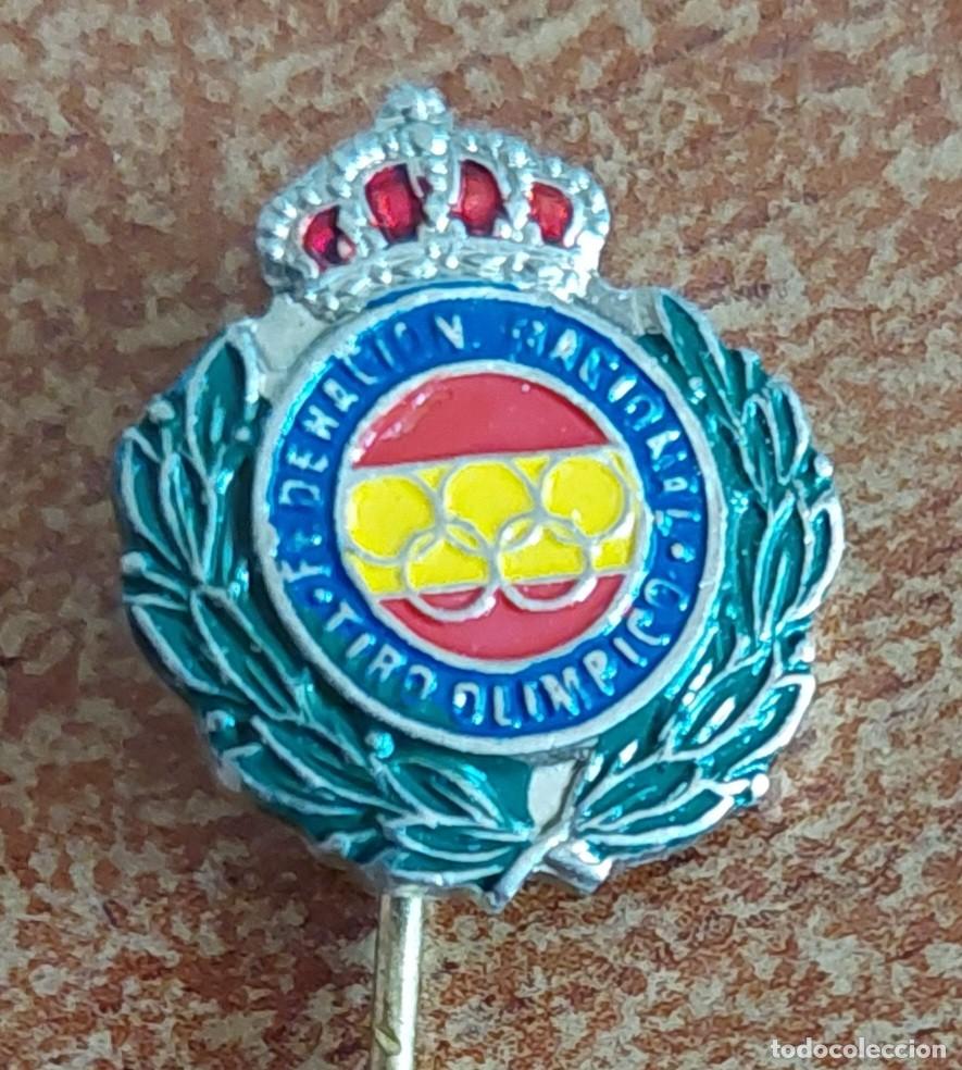 Coleccionismo deportivo: Insignia aguja Federaci&oacute;n Nacional Tiro olimpico