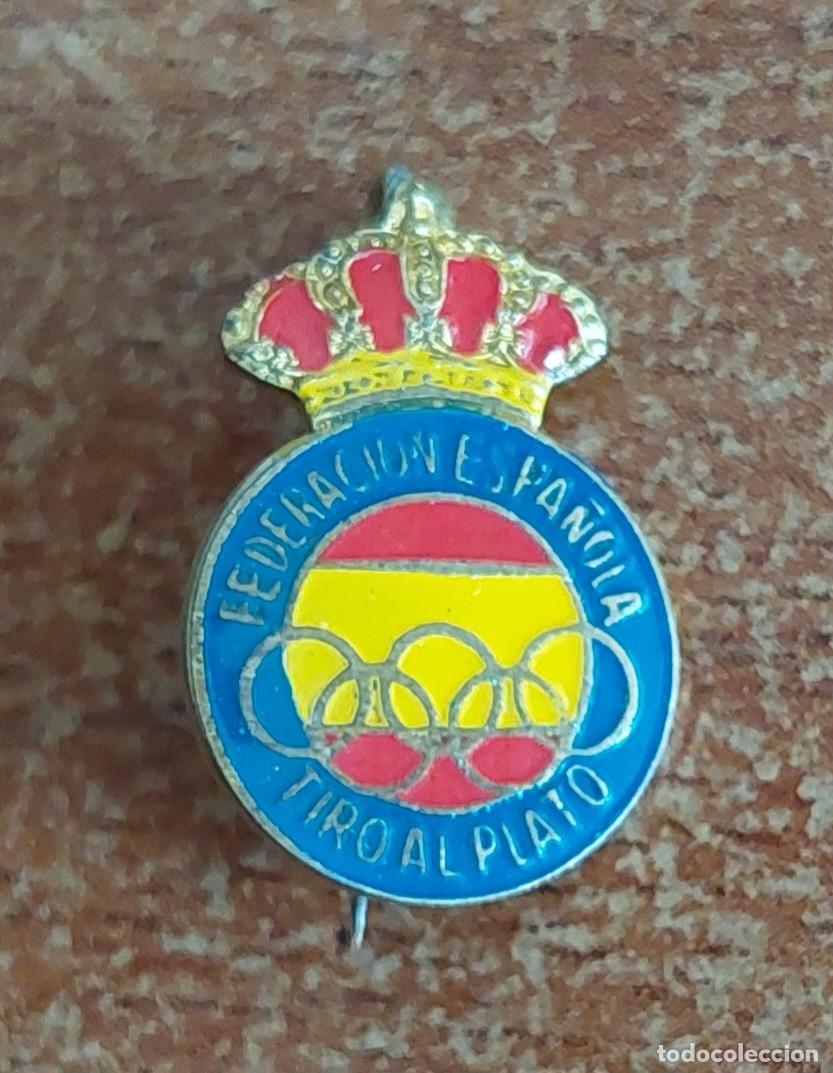 Coleccionismo deportivo: Insignia aguja Federaci&oacute;n Espa&ntilde;ola Tiro al plato