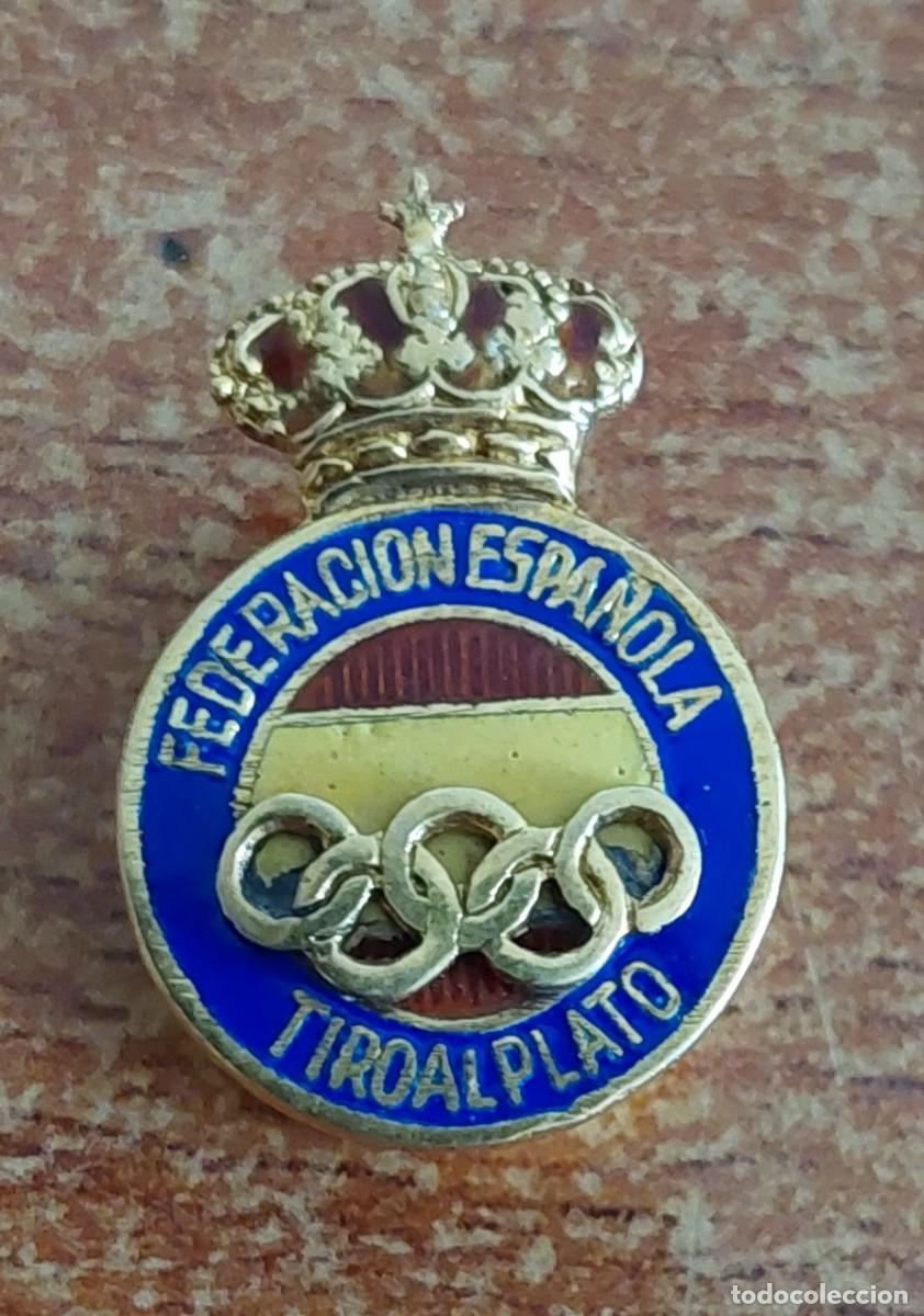Coleccionismo deportivo: Insignia ojal Federaci&oacute;n Espa&ntilde;ola Tiro al plato