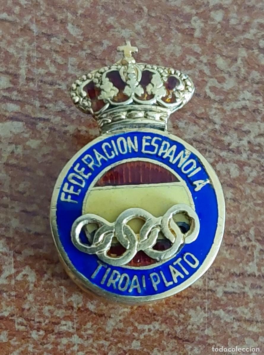 Coleccionismo deportivo: Insignia ojal Federaci&oacute;n Espa&ntilde;ola Tiro al plato