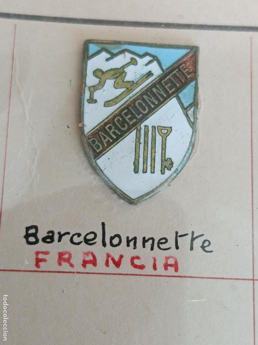 Coleccionismo deportivo: Antiguo pin estaci&oacute;n esqu&iacute; puerto de monta&ntilde;a barcelonnette Francia insignia antigua a&ntilde;os 1940/1960