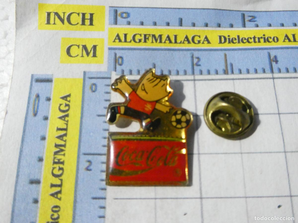 Coleccionismo deportivo: PIN DE DEPORTES. JUEGOS OL&Iacute;MPICOS OLIMPIADAS BARCELONA 92 1992. COBI F&Uacute;TBOL COCA COLA