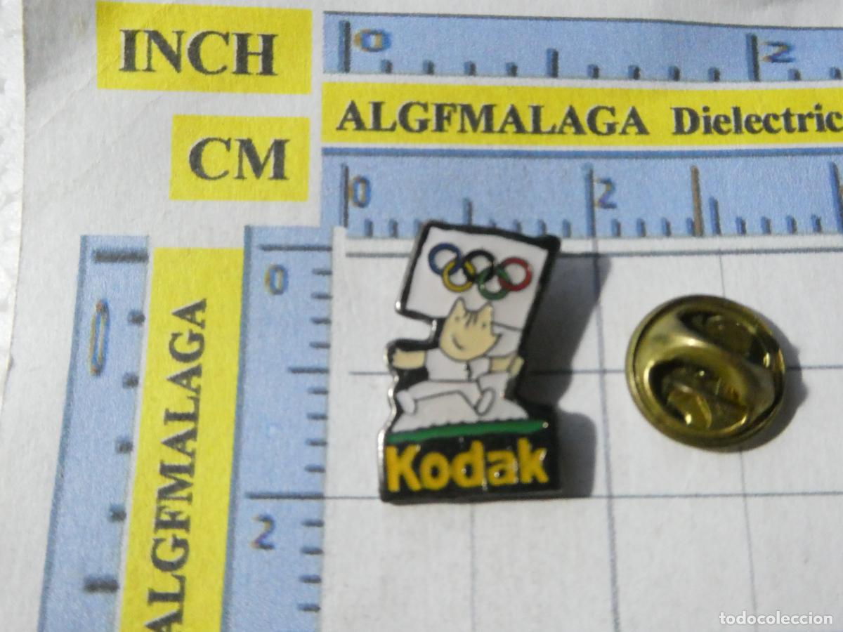 Coleccionismo deportivo: PIN DE DEPORTES. JUEGOS OL&Iacute;MPICOS OLIMPIADAS BARCELONA 92 1992. COBI ABANDERADO KODAK